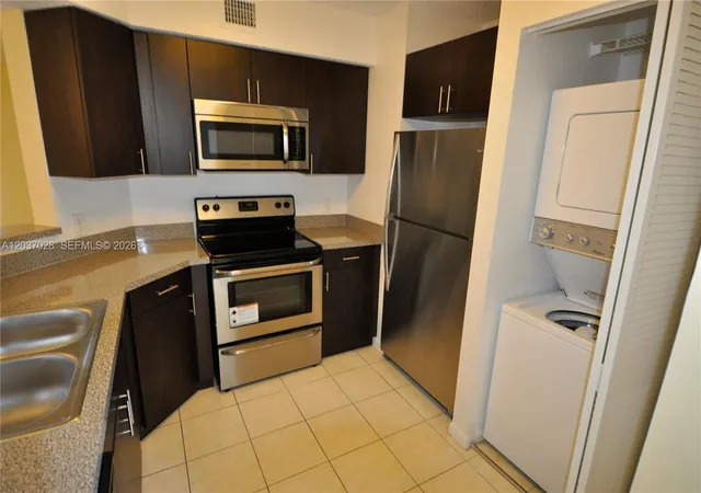 3rd image of 3473 Nw 44Th St #103, Lauderdale Lakes, FL 33309 | MLS# A12037028