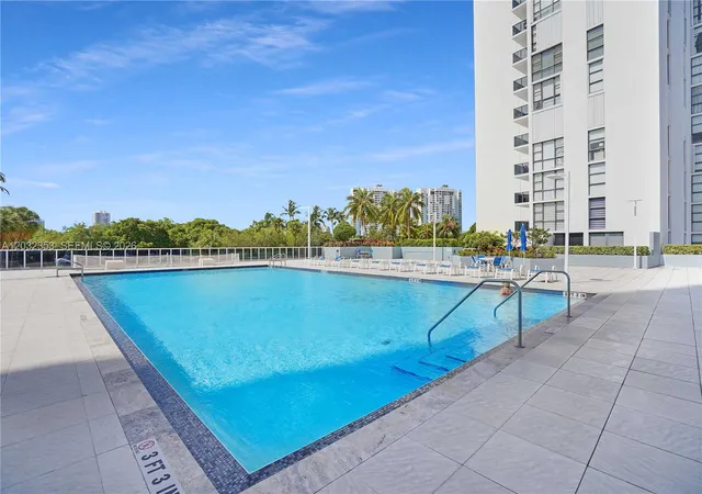 5th image of 3625 N Country Club Dr #603, Aventura, FL 33180 | MLS# A12032353