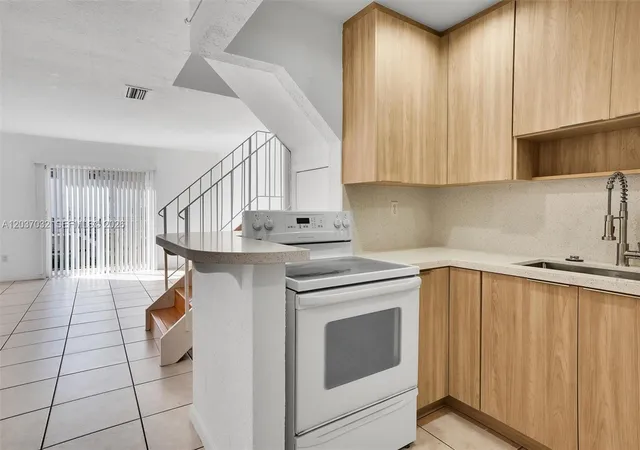 4th image of (Undisclosed), Pinecrest, FL 33156 | MLS# A12037032