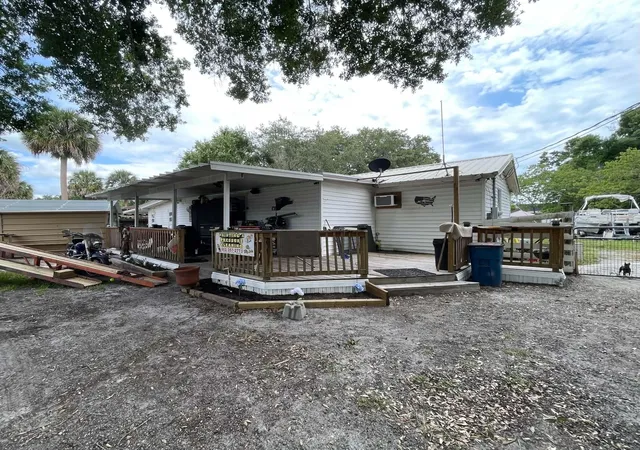 2nd image of 1111 Nw 3rd St, Okeechobee, FL 34972 | MLS# B26041174