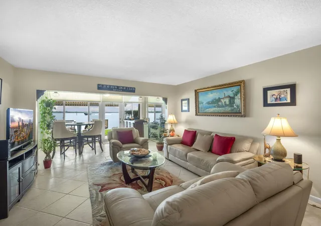 5th image of 52 Yacht Clb Dr #103, North Palm Beach, FL 33408 | MLS# B26041180