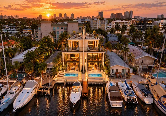 Photo 3 of Townhouse for sale at 323 Hendricks Isle, Fort Lauderdale, FL 33301 | MLS# B26041207 | Listing updated on 2026-10-07