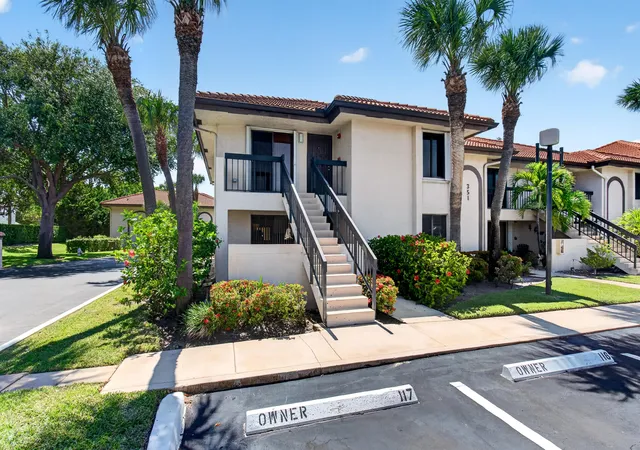 Homes for sale in Boca Raton, FL | 351 Club Cir #101, Boca Raton, FL 33487 | MLS# B26041243