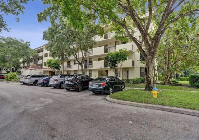 4th image of 2908 S Carambola Cir #S 106, Coconut Creek, FL 33066 | MLS# A12037218