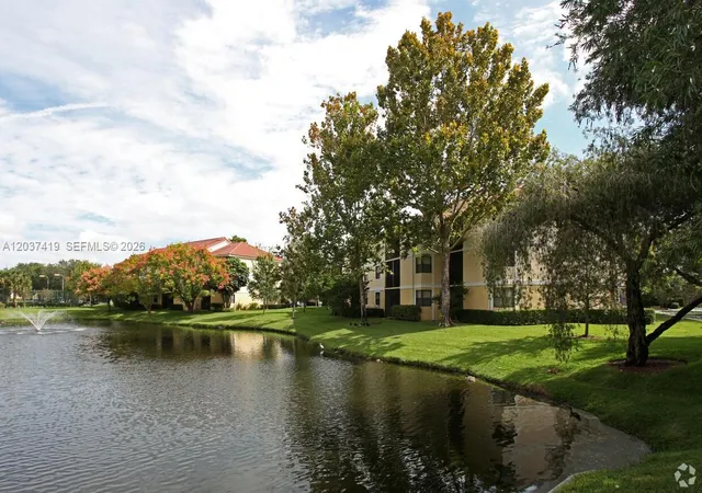 Homes for sale in Plantation, FL | 10131 W Sunrise Boulevard, Plantation, FL 33322 | Houzeo