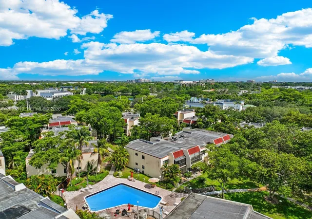 Homes for sale in Plantation, FL | 301 N Pine Island Rd #165, Plantation, FL 33324 | MLS# A12037519