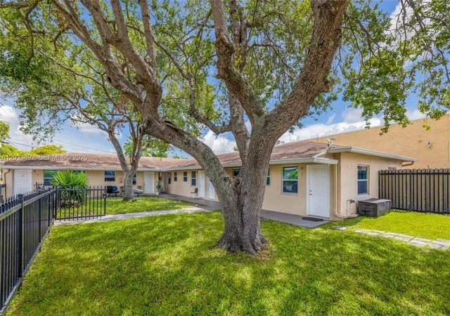 4th image of 2247 Simms St, Hollywood, FL 33020 | MLS# A12033892