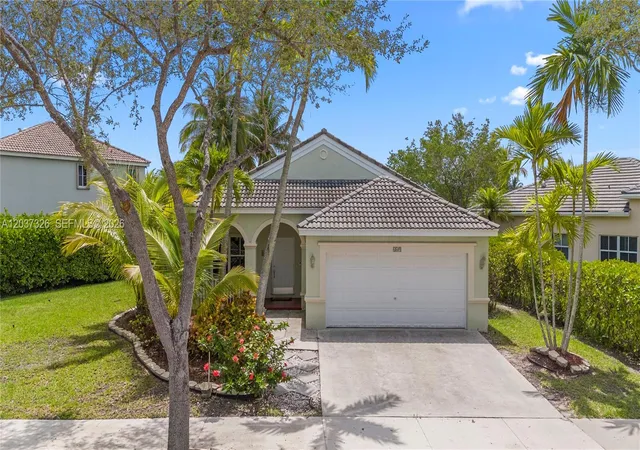 Homes for sale in Weston, FL | 649 Willow Bend Rd, Weston, FL 33327 | MLS# A12037326
