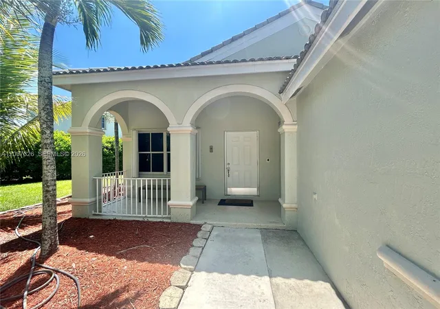 Homes for sale in Weston, FL | 649 Willow Bend Rd, Weston, FL 33327 | MLS# A12037326