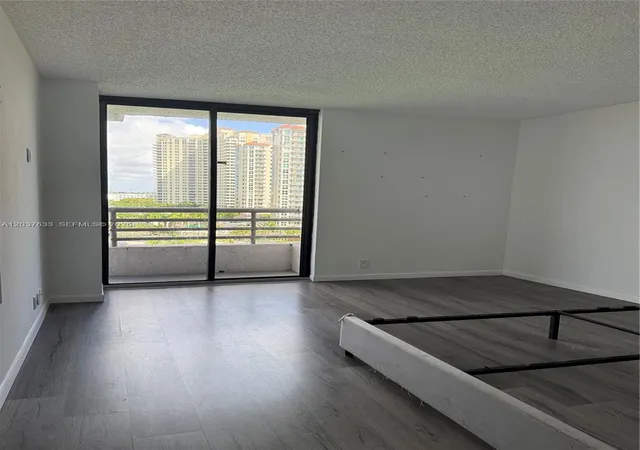 4th image of 3300 Ne 191St St #1001, Miami, FL 33180 | MLS# A12037633