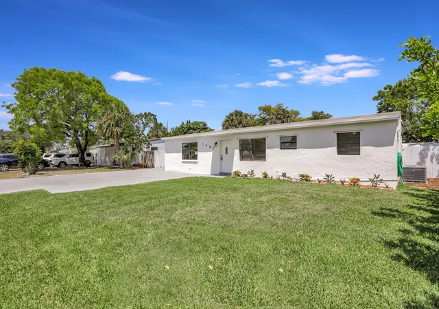 Photo 3 of Single family home for sale at 3060 Ne 12th Avenue, Pompano Beach, FL 33064 | MLS# B26041484 | Listing updated on 2026-10-08