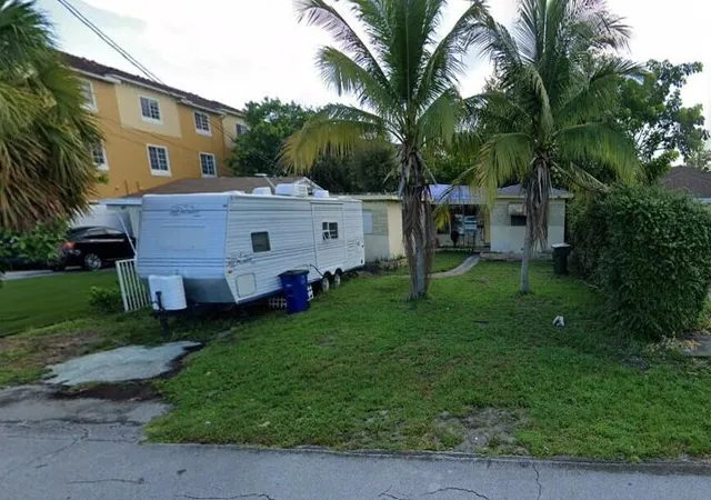 Photo 1 of Single family home for sale at 104 Nw 3rd Avenue, Hallandale Beach, FL 33009 | MLS# B26041499 | Listing updated on 2026-09-23