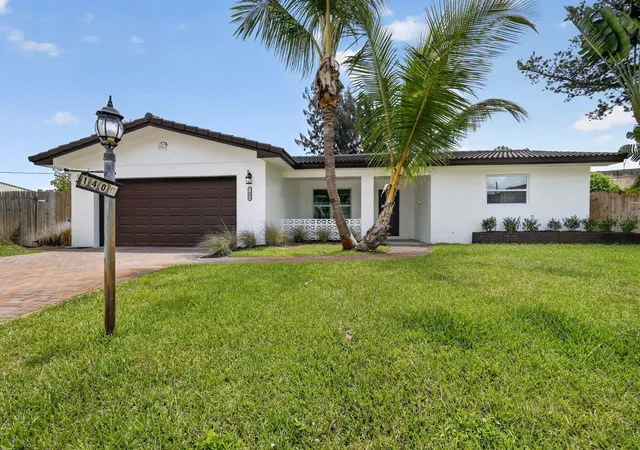 2nd image of 1408 Cochran Dr, Lake Worth Beach, FL 33461 | MLS# B26041534
