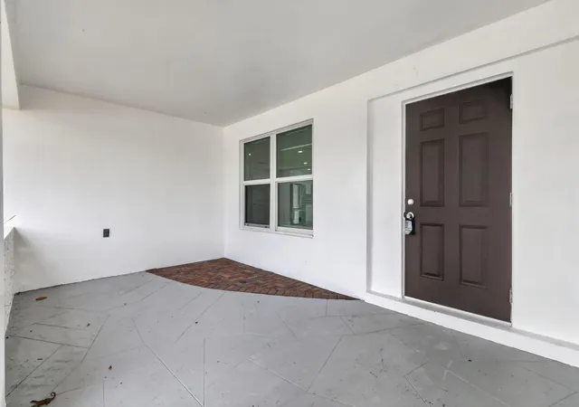 4th image of 1408 Cochran Dr, Lake Worth Beach, FL 33461 | MLS# B26041534