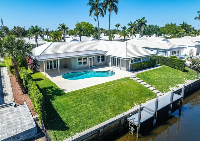 Photo 3 of Sale Pending at 976 Sw Mulberry Way, Boca Raton, FL 33486 | MLS# B26041634 | Listing updated on 2026-10-06