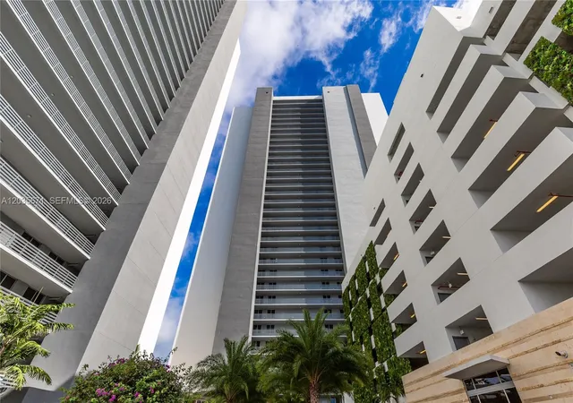1st image of 16385 Biscayne Blvd #1805, Aventura, FL 33160 | MLS# A12035671