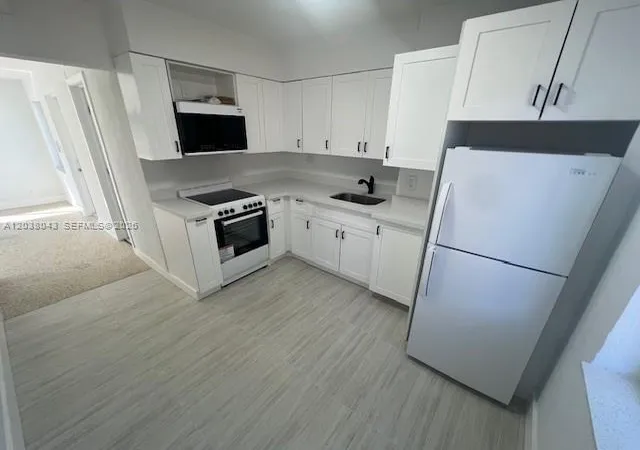 10th image of 1706 Arthur St, Hollywood, FL 33020 | MLS# A12038043