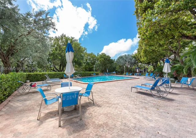 2nd image of 155 Ocean Ln Dr, Key Biscayne, FL 33149