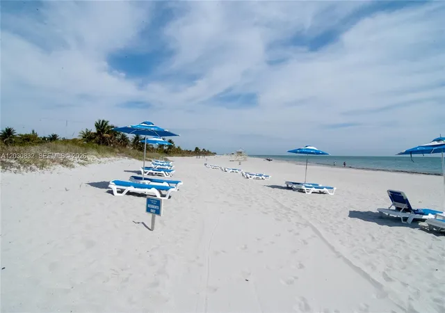 18th image of 155 Ocean Lane Dr #403, Key Biscayne, FL 33149 | MLS# A12030832
