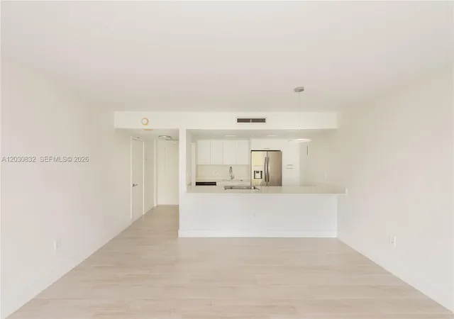 3rd image of 155 Ocean Lane Dr #403, Key Biscayne, FL 33149 | MLS# A12030832