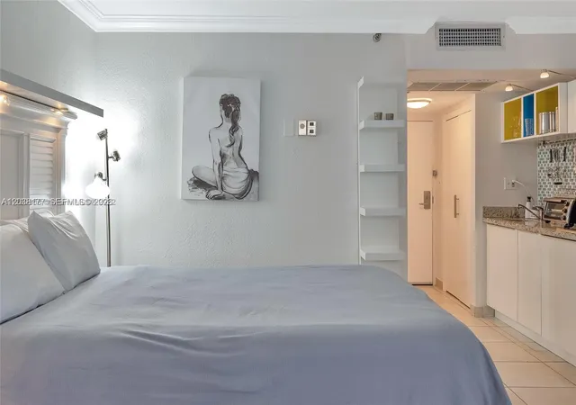 3rd image of 19201 Collins Ave #1001, Sunny Isles Beach, FL 33160 | MLS# A12038177