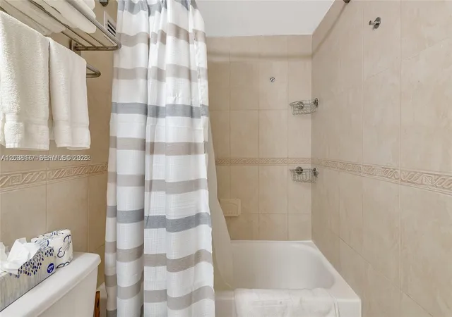 5th image of 19201 Collins Ave #1001, Sunny Isles Beach, FL 33160 | MLS# A12038177