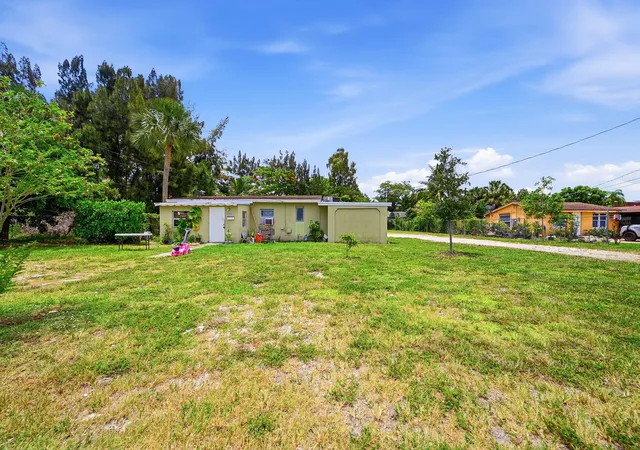 Photo 1 of Multi family home for sale at 700 Sw 8th Street, Pompano Beach, FL 33060 | MLS# B26041945 | Listing updated on 2026-09-23