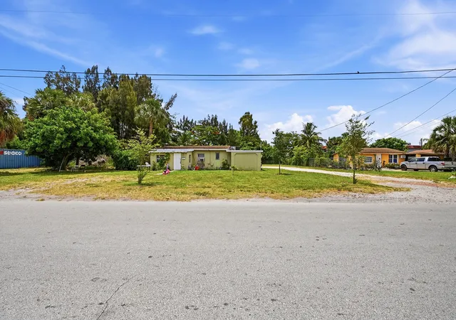 Photo 2 of Multi family home for sale at 700 Sw 8th Street, Pompano Beach, FL 33060 | MLS# B26041945 | Listing updated on 2026-09-23