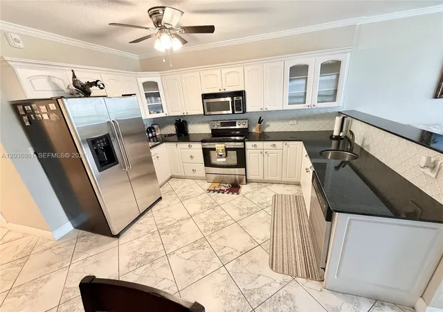 5th image of 1000 Sw 12Th St #201, Fort Lauderdale, FL 33315 | MLS# A12036861