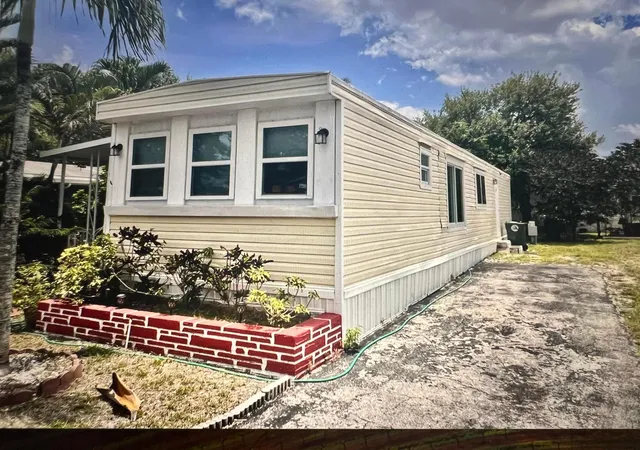 3rd image of 4540 Nw 68Th St, Coconut Creek, FL 33073 | MLS# B26041962