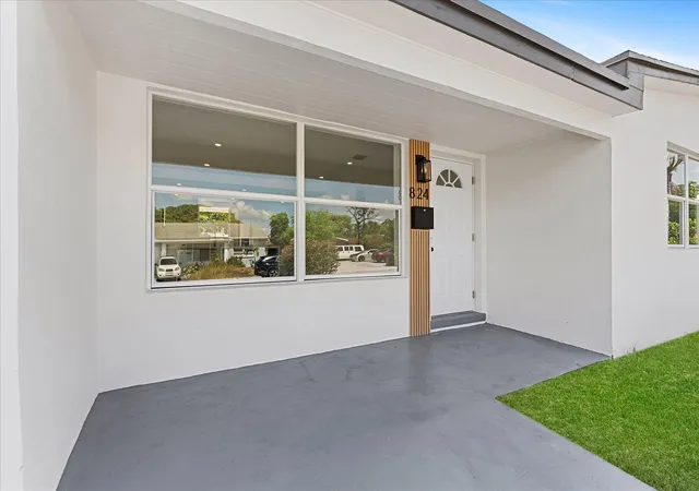 Photo 3 of Single family home for sale at 824 S F St, Lake Worth Beach, FL 33460 | MLS# B26041994 | Listing updated on 2026-09-24