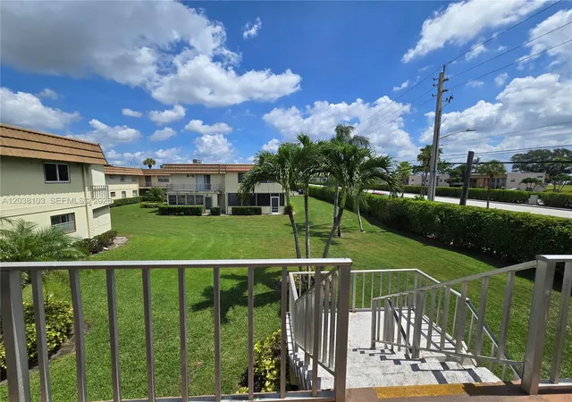 2nd image of 121 Saxony C 121 #121, Delray Beach, FL 33446 | MLS# A12038103