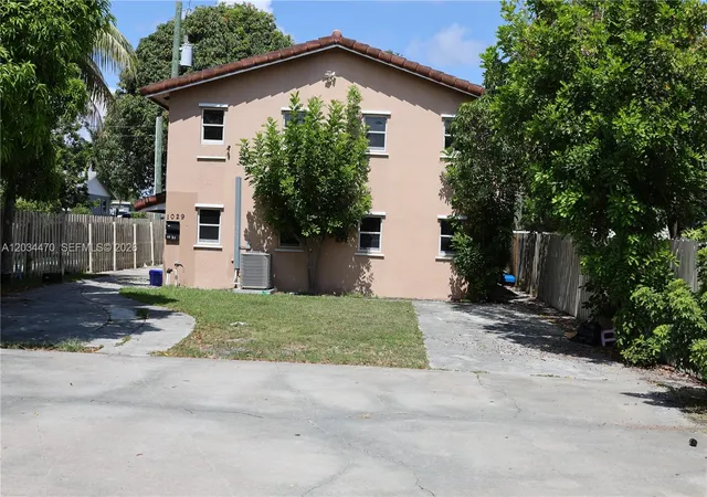 4th image of 1029 S C St, Lake Worth Beach, FL 33460 | MLS# A12034470