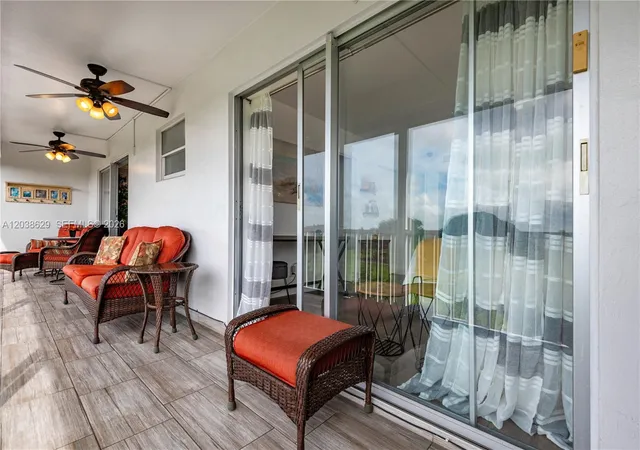 2nd image of 4800 Hillcrest Ln 501, Hollywood, FL 33021