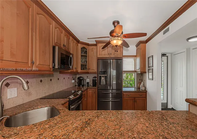 5th image of 4800 Hillcrest Ln 501, Hollywood, FL 33021