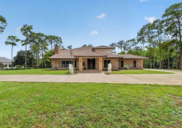 4th image of 14780 Draft Horse Ln, Wellington, FL 33414 | MLS# B26042145