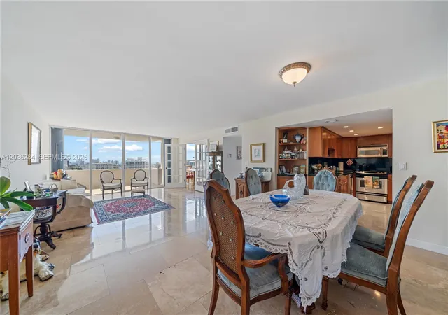 2nd image of 11 Island Ave #1708, Miami Beach, FL 33139 | MLS# A12036284