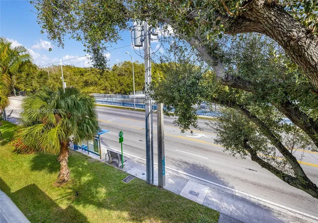 2nd image of 15610 Ne 6Th Ave, Miami, FL 33162