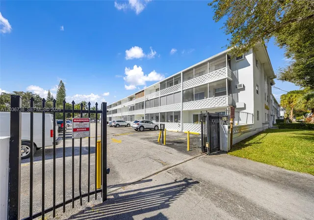 35th image of 15610 Ne 6th Ave #34C, Miami, FL 33162 | MLS# A12036738