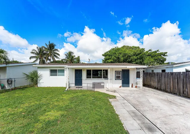 Photo 1 of Single family home for sale at 707 S Broadway, Lantana, FL 33462 | MLS# B26042213 | Listing updated on 2026-09-23