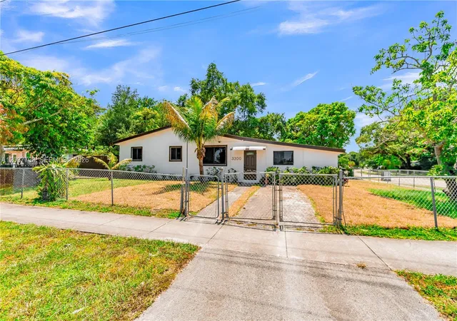 Homes for sale in West Park, FL | 3300 Sw 40Th Ave, West Park, FL 33023 | MLS# A12037798