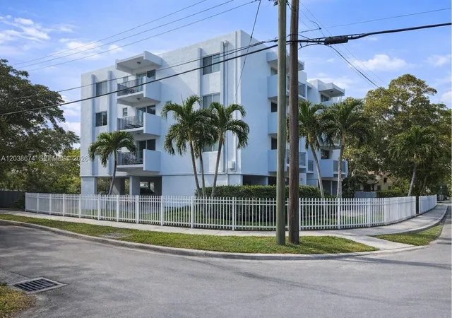Homes for sale in North Miami, FL | 1090 Ne 129th St #205, North Miami, FL 33161 | MLS# A12038674