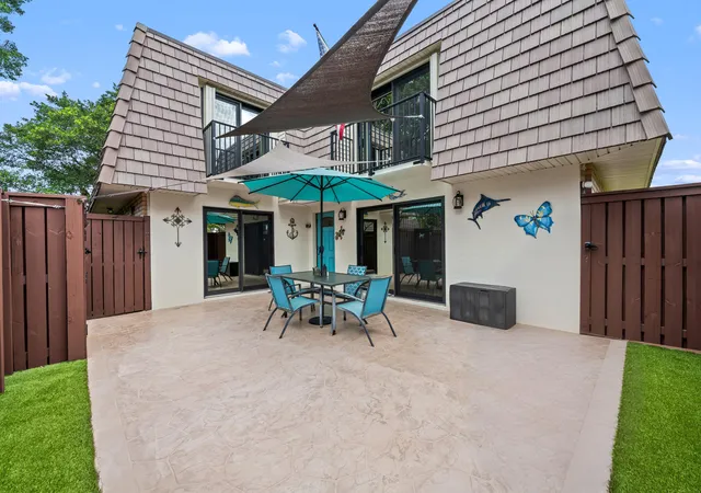 Photo 3 of Townhouse for sale at 2512 Sw 15th Street, Deerfield Beach, FL 33442 | MLS# B26042309 | Listing updated on 2026-09-23