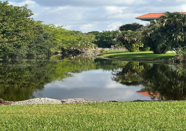 Homes for sale in Plantation, FL | 605 S Pine Island Rd #404A, Plantation, FL 33324 | MLS# A12037314