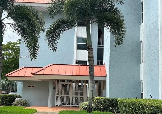 Homes for sale in Plantation, FL | 605 S Pine Island Rd #404A, Plantation, FL 33324 | MLS# A12037314
