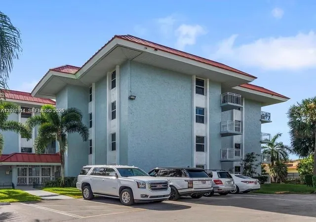 Homes for sale in Plantation, FL | 605 S Pine Island Rd #404A, Plantation, FL 33324 | MLS# A12037314