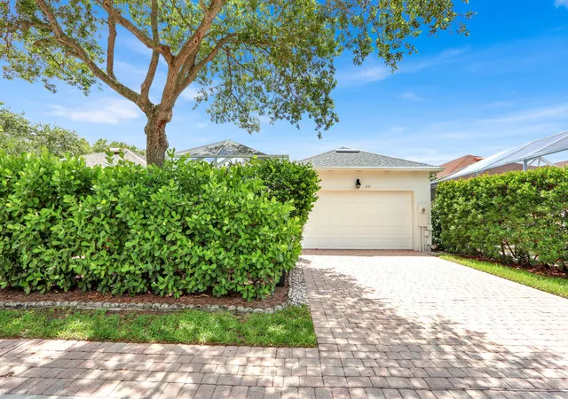 32nd image of 216 Juniper Wy, Jupiter, FL 33458 | MLS# B26042326
