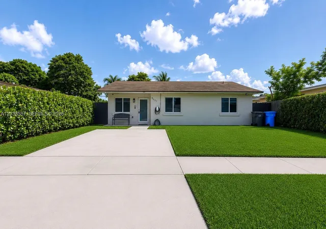 Homes for sale in West Park, FL | 5637 Sw 36Th Ct, West Park, FL 33023 | MLS# A12038587