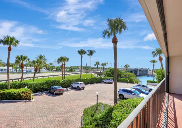 5th image of 225 Beach Rd #204, Tequesta, FL 33469 | MLS# B26042434