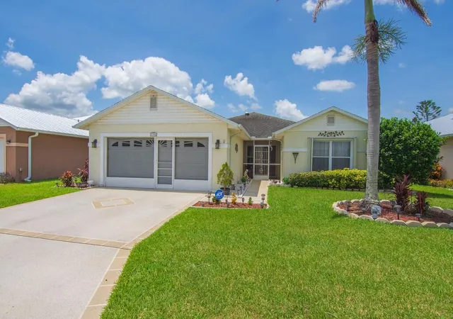 Photo 4 of Single family home for sale at 6704 Picante Cir, Fort Pierce, FL 34951 | MLS# B26042449 | Listing updated on 2026-10-07